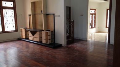 Dijual Rumah Bagus Bsd Anggrek Loka 2 Lantai SHM Unfurnished