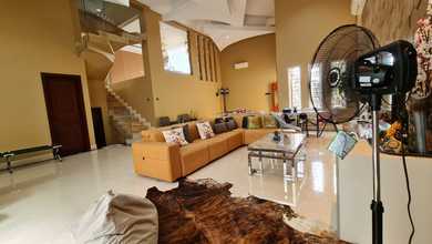 Dijual Rumah Mewah Daan Mogot Baru 3 Lantai Furnished Bagus