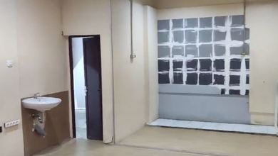 Disewa Ruko Komersial Kebon Jeruk 4 Lantai HGB 180 m Bagus Jakbar