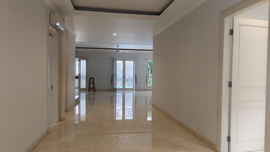 sewa rumah mewah pondok indah 500 meter kolam renang jaksel