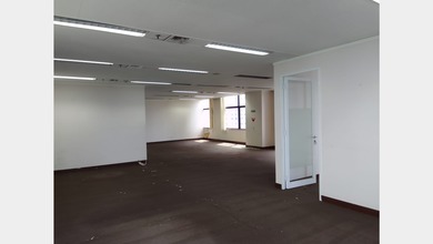 sewa office space per lantai 260 meter fitted di Jendral Sudirman