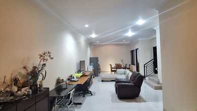 Rumah Cantik Permata Buana Letak Strategis