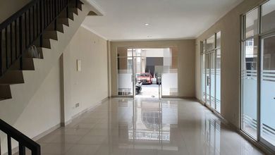 Rukan Strategis Green Lake  Hoek  3,5 Lantai