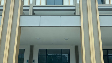 Ruko 3 Lantai Bangunan Baru Hadap Jl Raya Di Gading Serpong