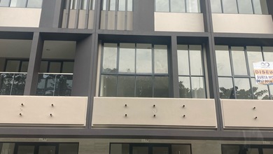 Sewa Ruko 3 Lantai Bsd Kawasan Elit Siap Huni Hadap Jl Raya