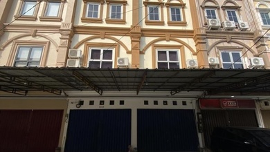 Dijual 2 Ruko Gandeng. Dicideng Hasyim Ashar. Dibawah NJOP