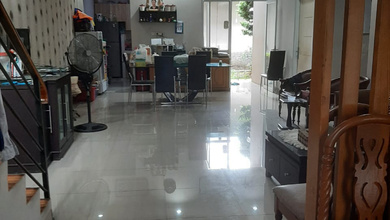 Dijual Rumah 8X25 di Meruya 2 Lantai. Strategis