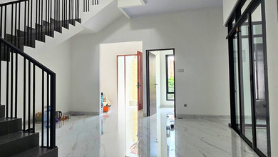 Dijual Rumah Baru Lebar 7 di Taman Vila Meruya