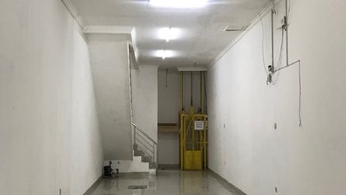 Disewakan Ruko Gandeng Dekat Jalan Biak Roxy Jakarta Pusat