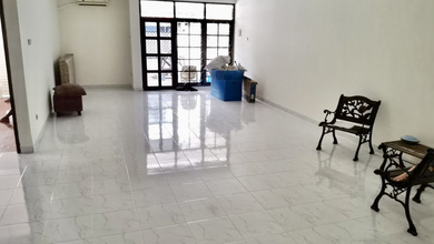 Rumah 2 Lantai Lebar 8 di Taman Aries Jakarta Barat