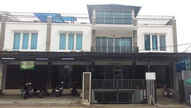 Ruko di Buaran Duren Sawit Siap Pakai - Dekat Stasiun Buaran