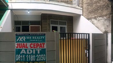 Rumah Bagus Siap Huni Deket Roxy Mas. Tomang Slipi & Gajah Mada