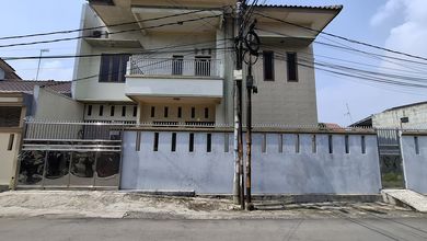 Dijual Rumah Johar Permai Karawang Barat Hoek Bebas Banjir Tol