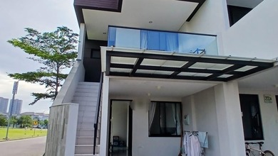 Rumah Bagus Golf Island, hadap Timur View Danau