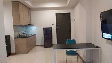 Apartment Sudirman Hill Residence 2 BR Semi Furnished