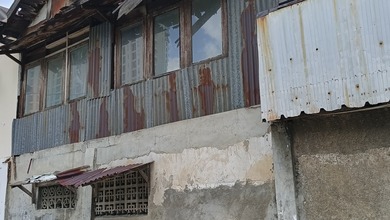 Rumah tua hitung tanah di Gunung Sahari Luas 235 m², Jalan depan 2 mobil