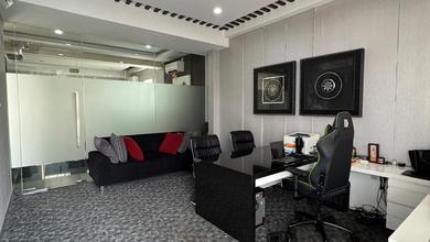Dijual Gedung Kantor 3 Lantai di BSD. Semi Furnish, Siap Pakai