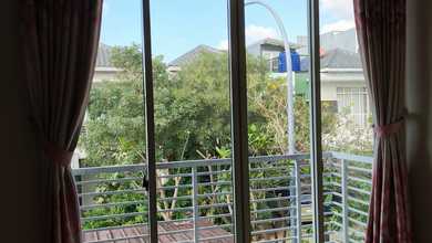 Rumah 3 Lantai Green Lake City Cluster Amerika