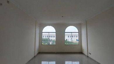 Dijual Ruko di Area Premium Peluang Market Besar di Green Lake City Jakarta Barat Unfurnished