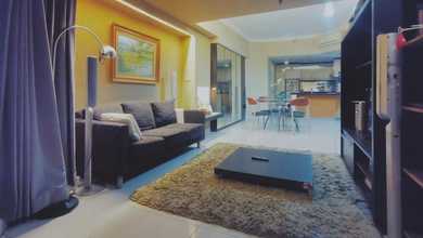 Apartemen 2BR Kondisi Terawat Murah Minimalis Furnished Taman Anggrek Jakarta Barat