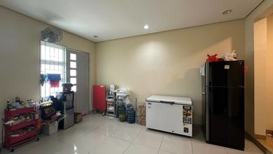 Rumah Hook 3 Lantai Cluster Amerika Green Lake City