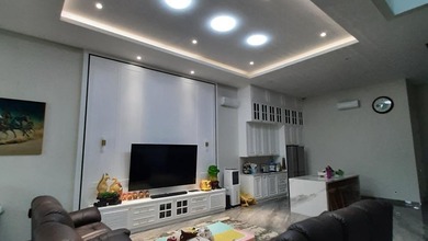 Dijual Rumah di Crown Golf Boulevard Pik. Full Furnished American Classic Interior