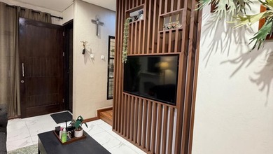 Dijual Rumah 2.5 Lantai di Taman Palem Lestari.
