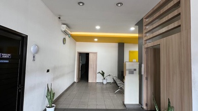 Gedung 2Lantai Mainroad Bkr