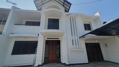 Rumah 2Lantai di Mekar Wangi Dekat Tol Moh Toha