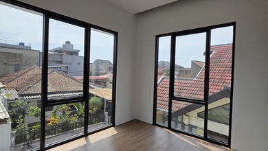 Rumah Modern Yg Asri Di Pusat Kota