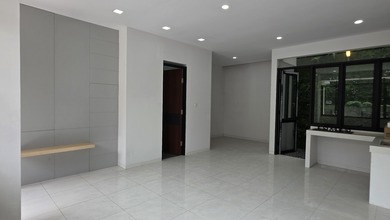 Rumah Baru Asri & Nyaman ******** Kota