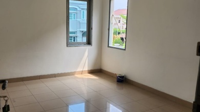 Disewakan Rumah Pik1 Termurah 300M2