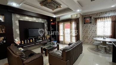 Rumah Pantai Indah Kapuk 8x20 3lantai SHM Furnish Rapi Siap Huni