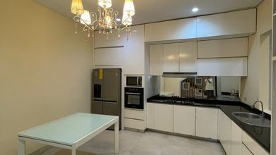 Disewakan Rumah Pantai indah kapuk 8x15 3lantai minimalis furnish