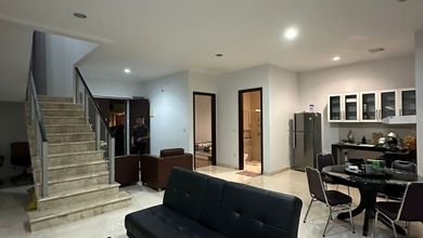 Sewa Rumah Golf Island PIK 8x20 FURNISH Rapi 3kamar MURAH