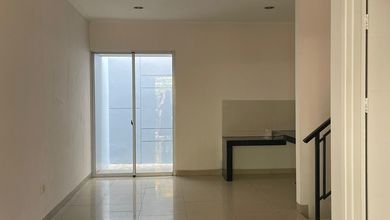 Jual cepat rumah greenlake city 6x15 2lt kondisi rapi harga nego 