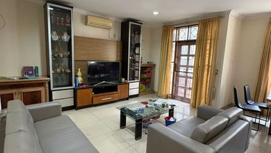 Jual Cepat Rumah Bgm Pik Type 8X18 2,5Lantai SHM Dekat Tol