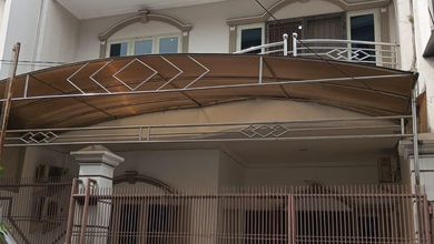 Dijual Rumah 2 Stengah Lantai Di Komplek Muara Karang