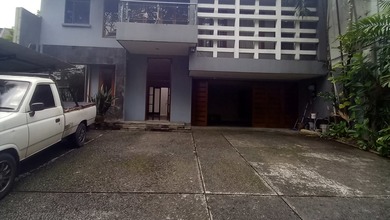 Rumah 2 Lantai Siap Huni di Menteng, Jakarta Pusat 