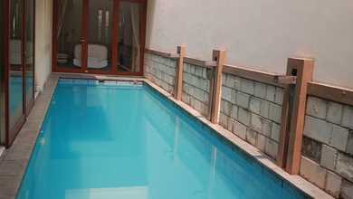 Disewakan Rumah 2 Lantai Semi Furnish Di Pejaten Jaksel