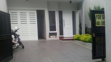 Di Sewakan/ Di Jual Rumah Di Kemang Timur Jakarta Selatan