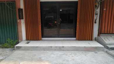 Disewakan Ruko 3 Lantai di Komplek Grogol Jakarta Barat