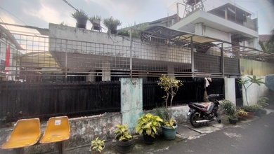 Rumah Dengan Lokasi Strategis & Dekat Kemana Mana Di Tomang