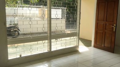 Rumah Lama Siap Huni Lokasi Bagus Dekat Roxy Mas Jakarta Pusat