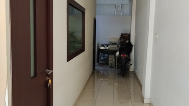 Cepat!!! Ruko 3.5 Lantai di Komplek Roxy Mas Jakarta Pusat