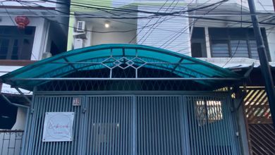 Rumah 3 Lantai Siap Huni Bagus Dekat Glodok & Jalan Gajah Mada 