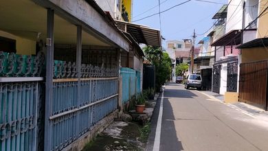 Disewakan Murah Rumah 2 Lantai Dekat Roxy Mas