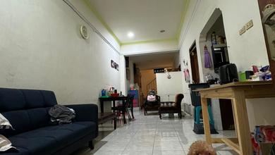 Jual Rumah Strategis Daerah Taman Ratu Jakbar