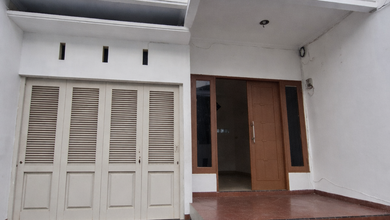 Disewakan Rumah Siap Huni, Rapi, Terawat di Tomang Jakbar