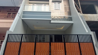 Dijual Cepatrumah Baru di Tomang Jakarta Barat